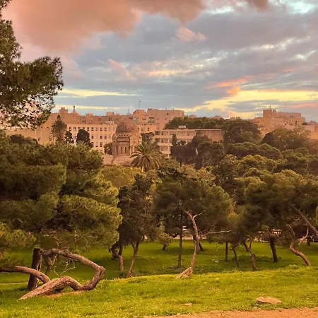 Hostel The Island Central Rooms Pietà