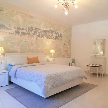 The Island Central Rooms * Pietà