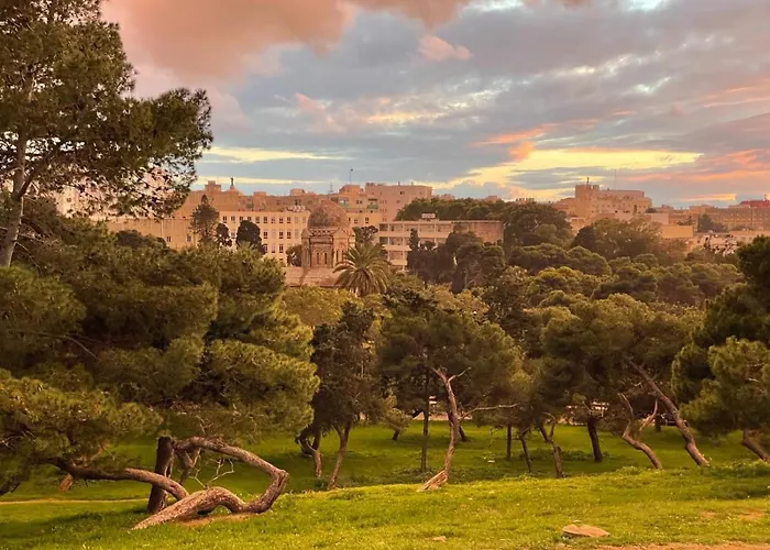 Hostel The Island Pieta